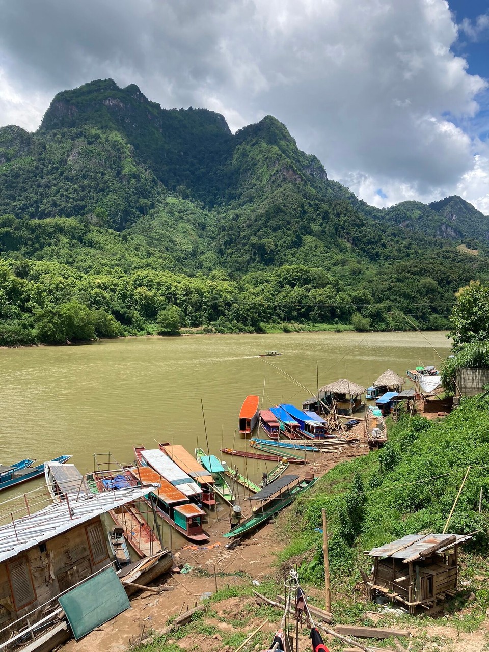 Laos - Ngoi - 