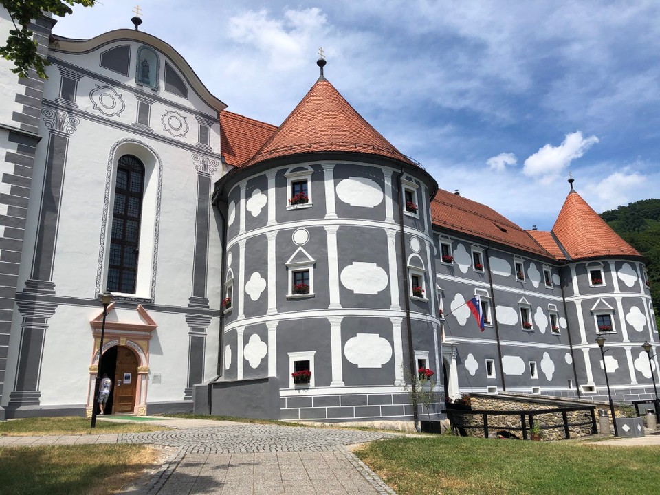 Slowenien - Olimje - Klosteranlage mit einer tollen Kirche und der ältesten Apotheke