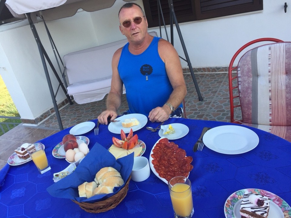 Kroatien - Drniš - Frühstück auf dem Balkon