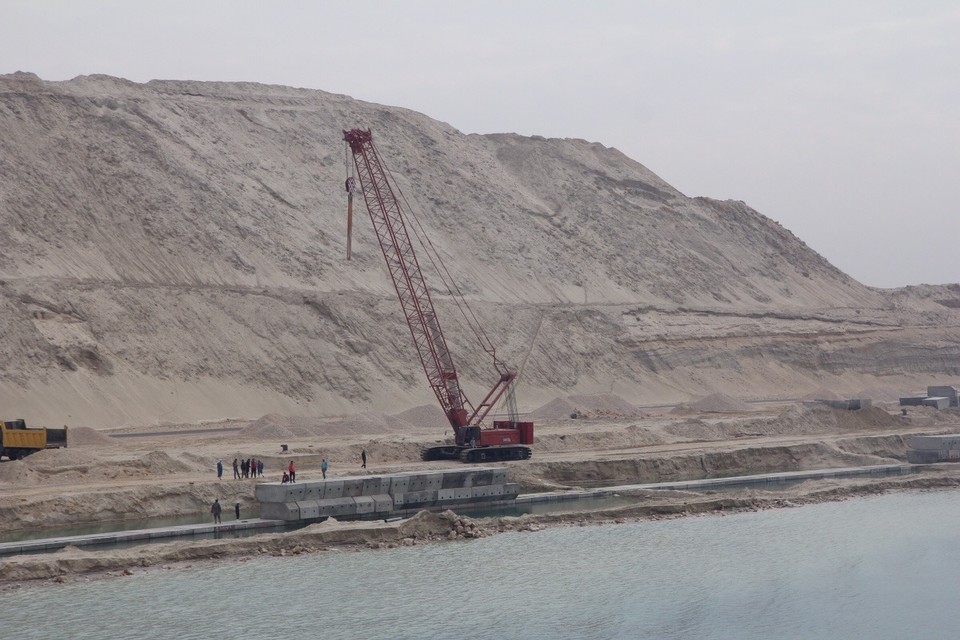 Ägypten - El-Ismailiya (Ismailia) - Und es wir mit einer enormen Geschwindigkeit weiter gebaut-ungewöhnlich für 🇪🇬 Ägypten