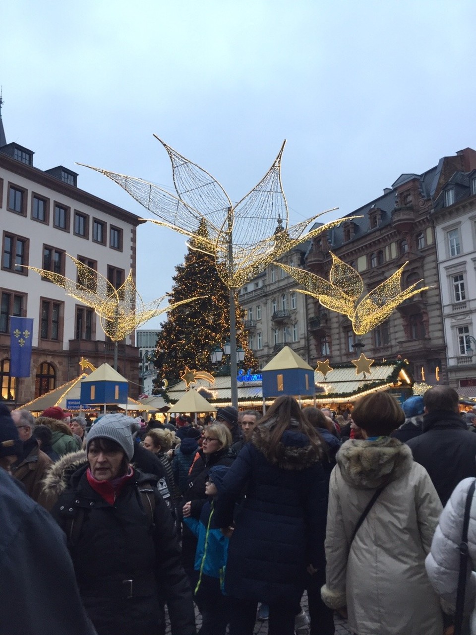 Deutschland - Ludwigshafen - Sternschnuppenmarkt