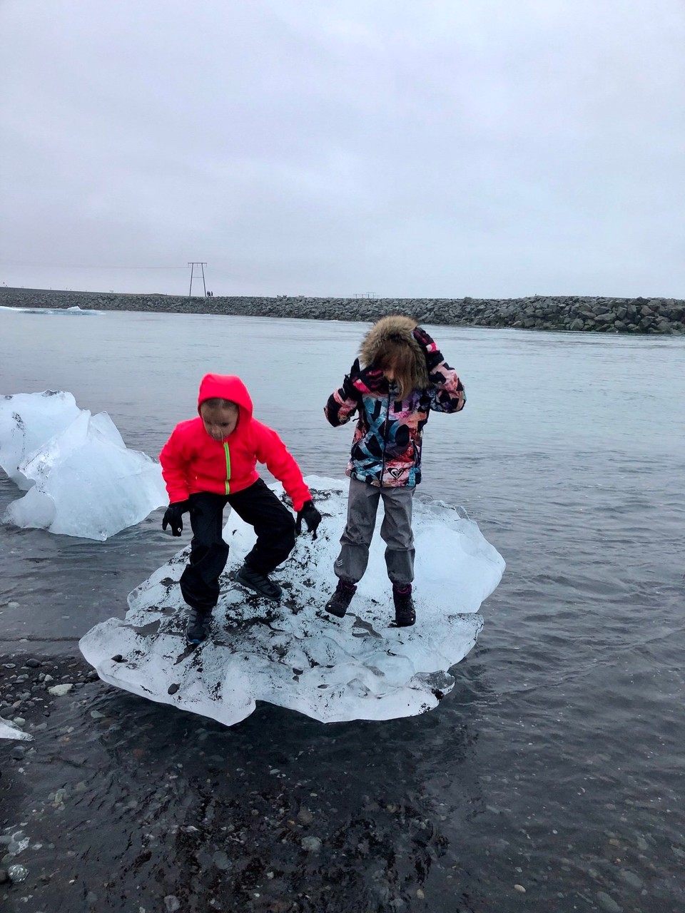 Island - Sveitarfélagið Hornafjörður - Schwupp... und da ist das Wasser ja schon... Das war es dann mit den trockenen Füssen...