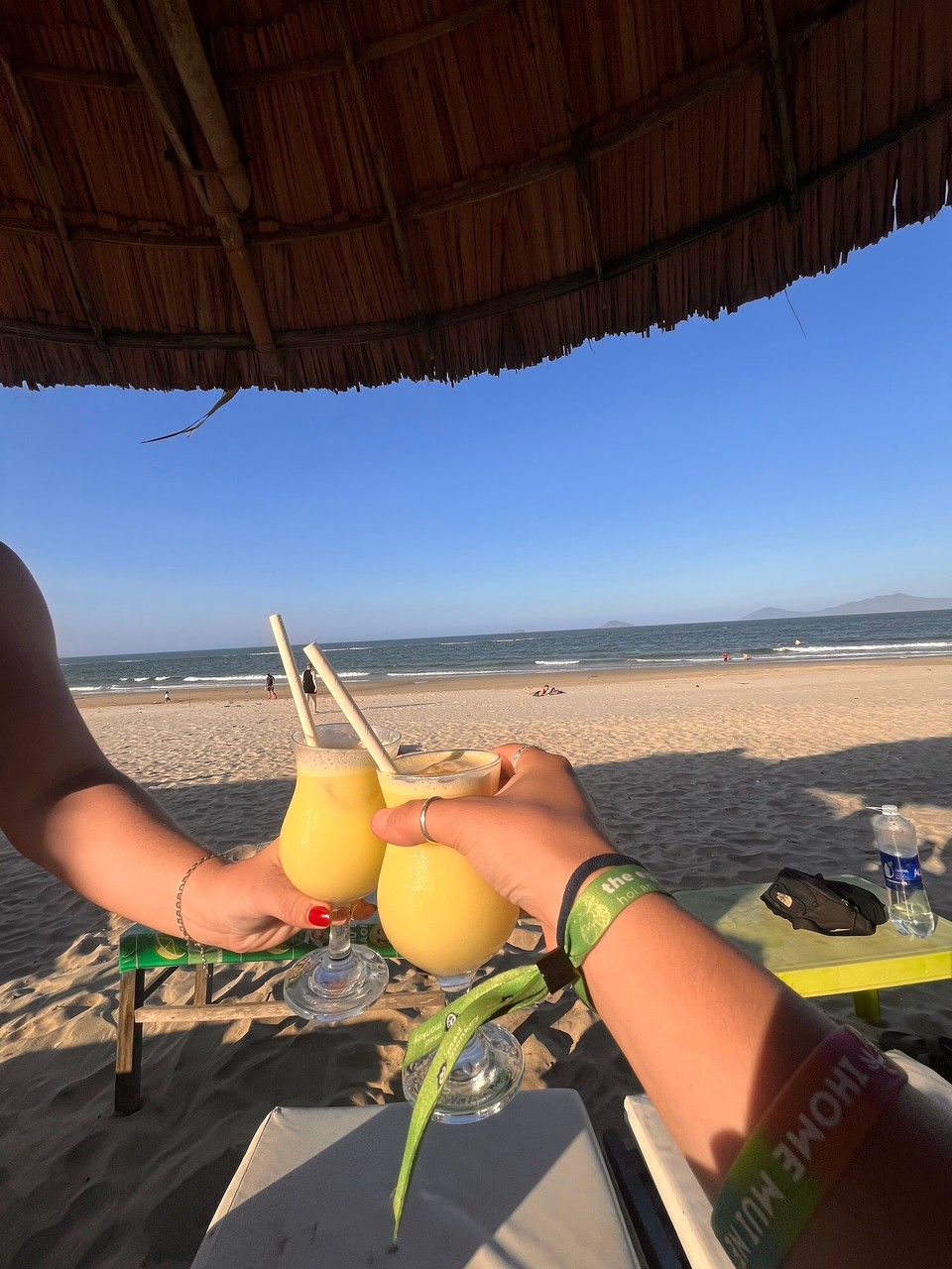 Vietnam - Hoi An - Pina coladas on the beach