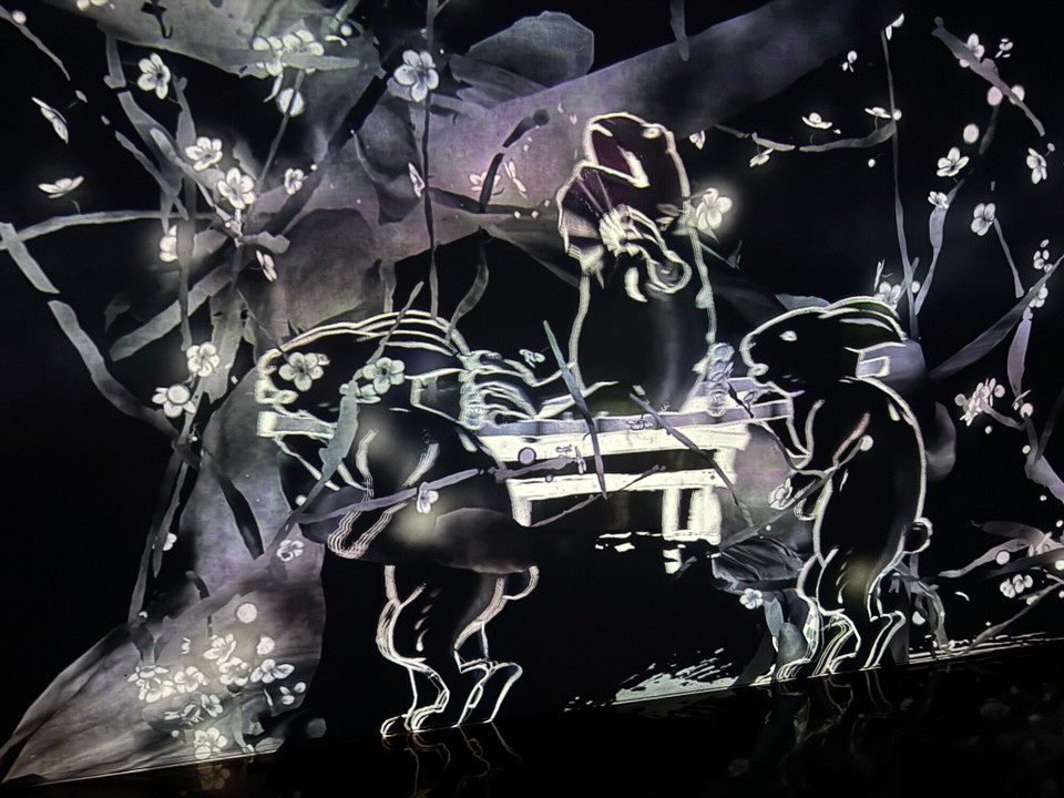 Japan - Chiyoda - In den Gängen schreiten Fabelwesen. 