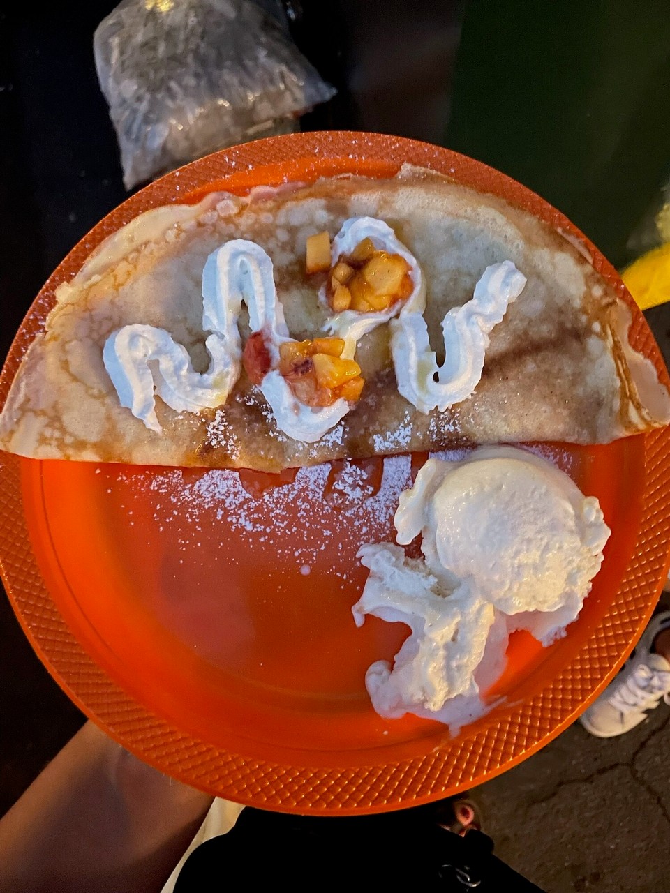 Vereinigte Staaten - Hurricane - Nebem Hotel esch no es Peach Festival gsi. Det hets no es Dessert geh. Esch au sehr guet gsi.☺️