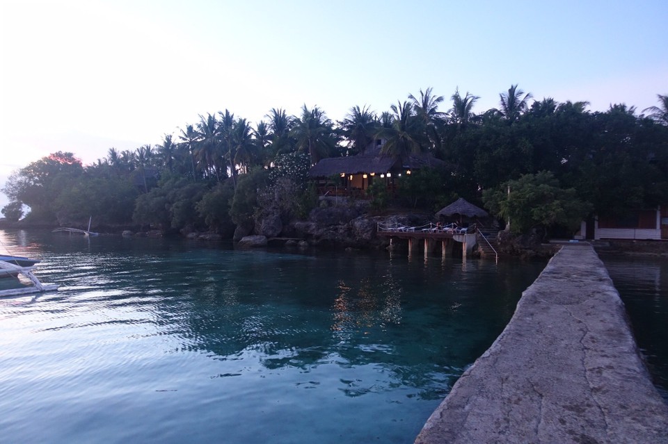 Philippines - Moalboal - Ser inn på restauranten der vi bodde. 