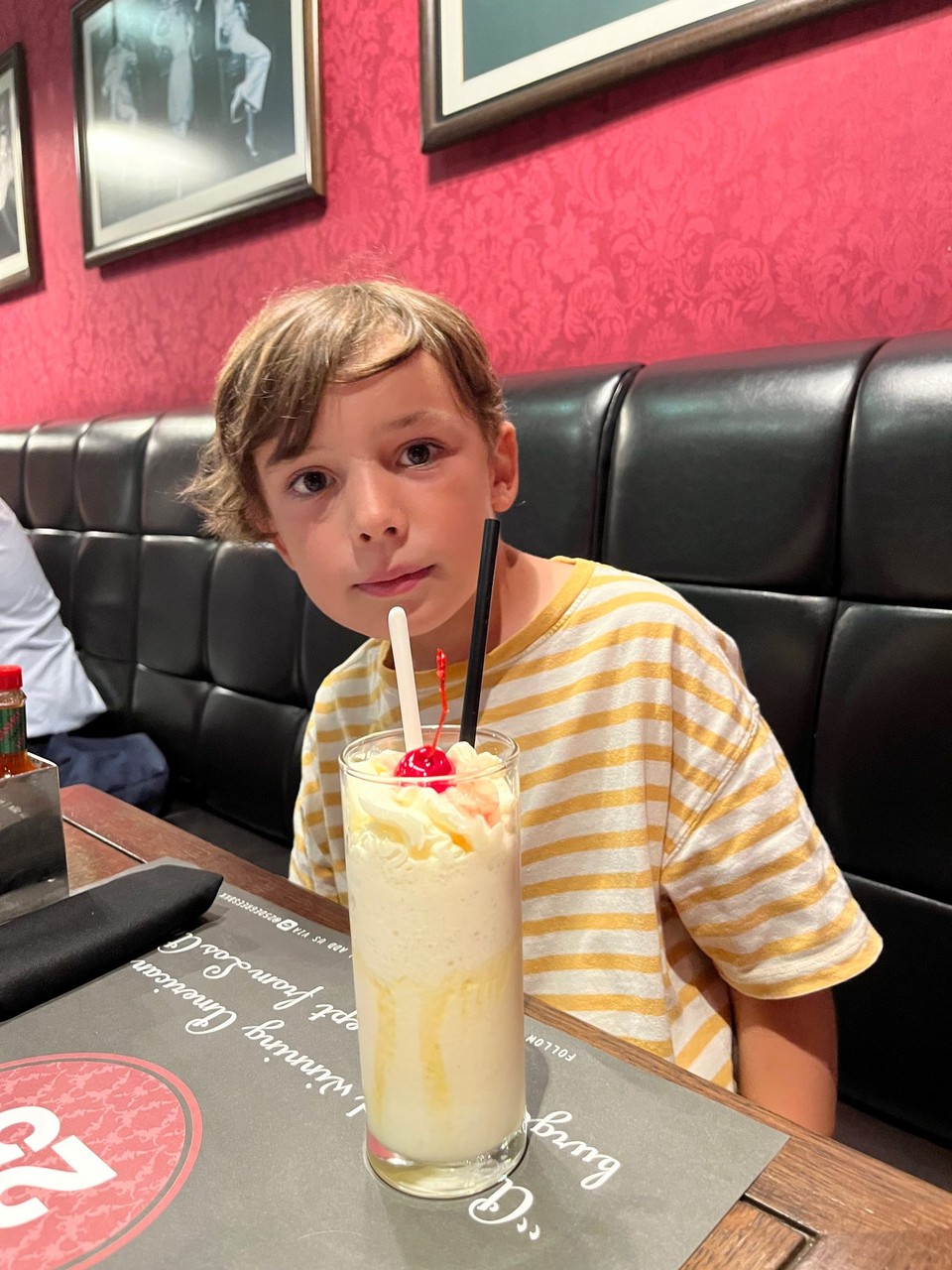 Thailand - Bangkok - Im 25* Degrees in Bangkok gibt es sehr leckere Milchshakes und Burger. Soll ein importiertes GastroKonzeot aus San Francisco sein.