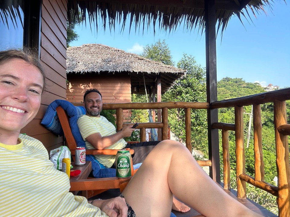 Thailand -  - Erst Mal auf dem Balkon chillen. Das ist schon eine unglaubliche Aussicht. 
