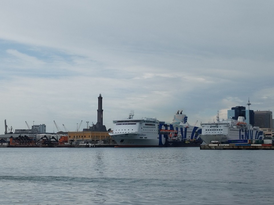 Italien - Genua - Leuchtturm von Genua, übrigens der älteste noch funktionierende der Welt 🤩