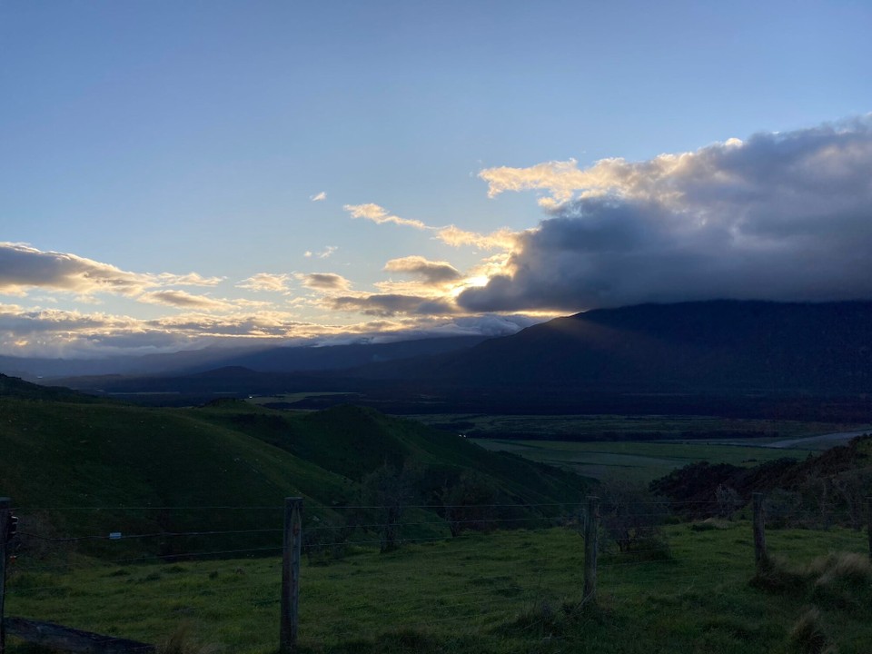 Neuseeland - Otautau - Abendspaziergang auf denHügel hinterm Haus