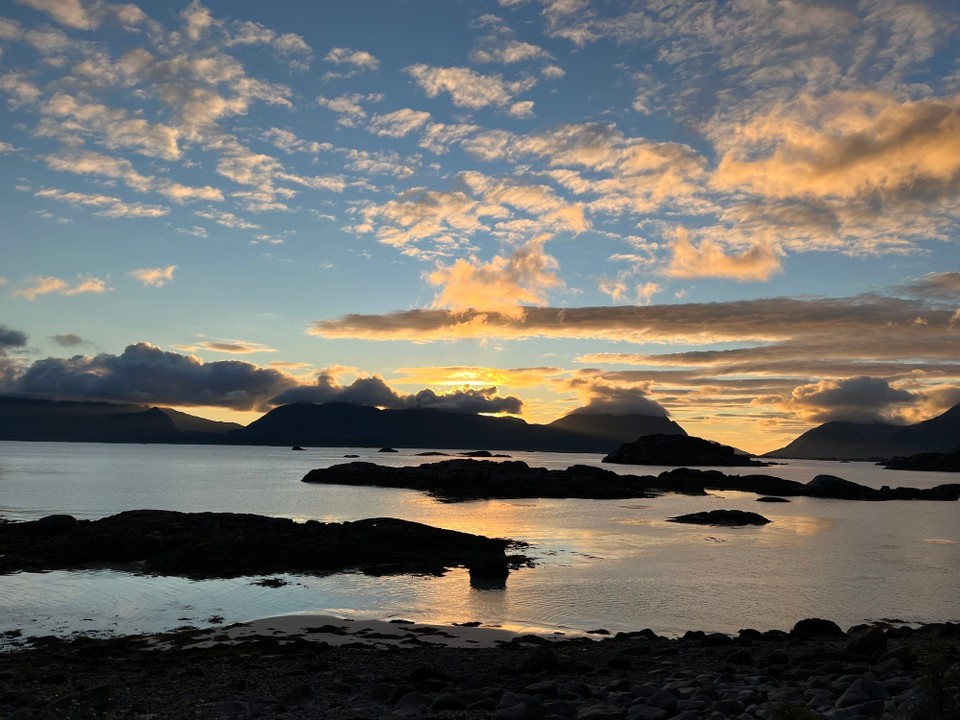 Norwegen - Henningsvær - Dunkler wird es nicht mehr 