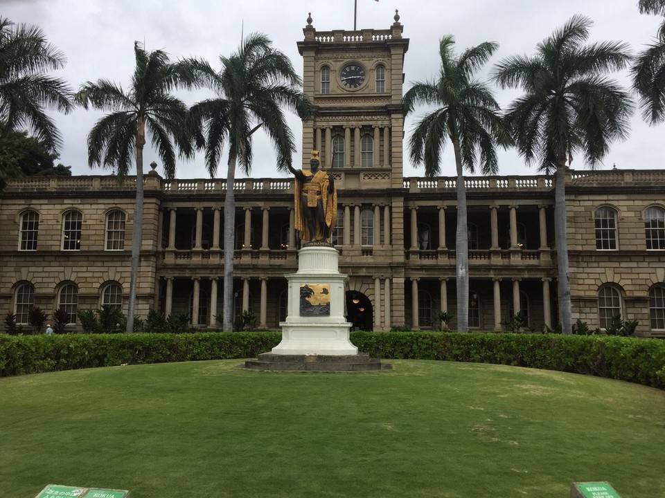 Vereinigte Staaten - ʻEwa Beach - King Kamehameha vor der Ali‘iolani Hale
