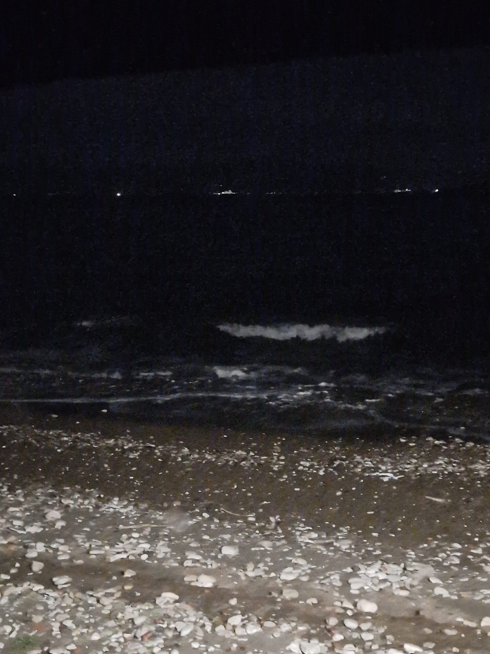 Griechenland - Iria - …am Abend stehen wir etwas weiter wieder einmal einsam am Strand…