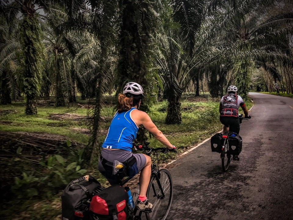 Thailand - Amphoe Chaiya - Der DREIRADLER feiert sein 650km Jubiläum.