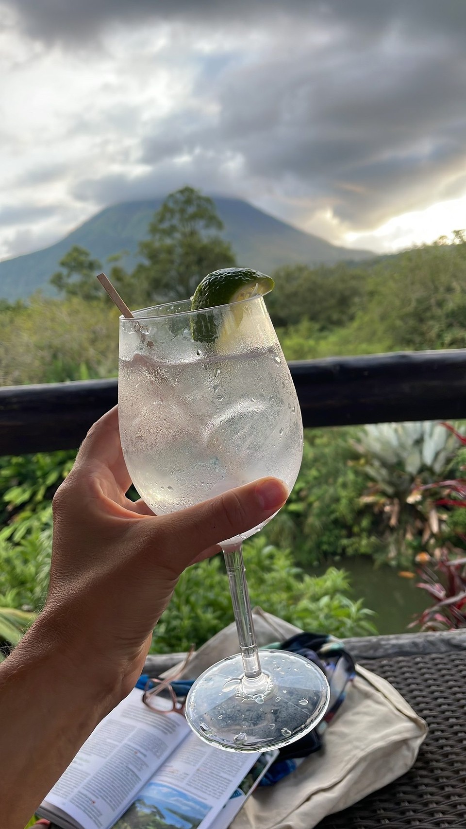 Costa Rica - San Carlos - Angekommen im Hotel haben wir zunächst die Anlage erkundet - pünktlich zur Planung der kommenden Tage war dann auch noch Happy Hour angesagt 🍸 