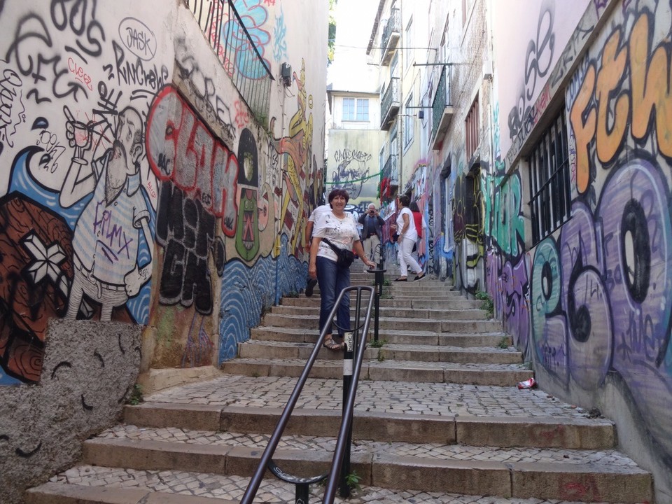 Portugal - Lissabon - KUNST IN DEN KLEINEN GASSEN -???