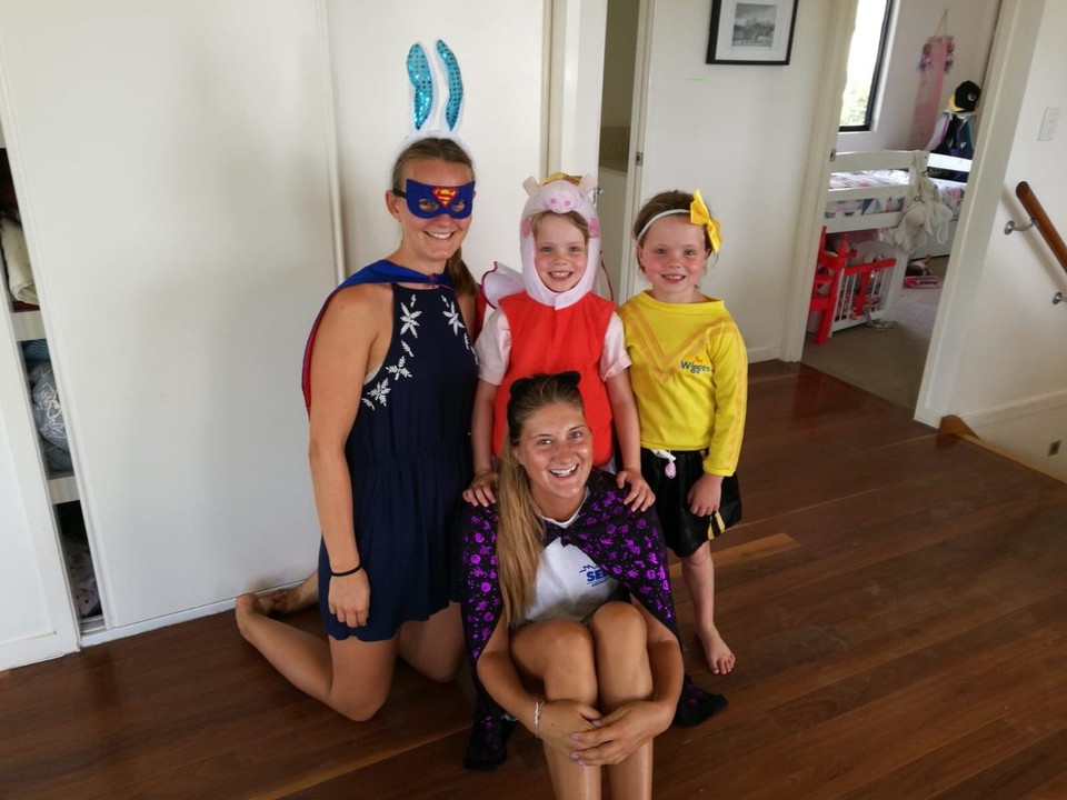 Australien - Grange - First game: dress up 👍🏼😊