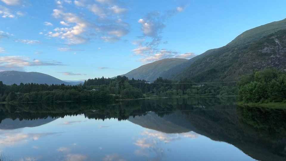 Norwegen - Flåm - Am Ende des Tages 22:30 Uhr , Blick aus unserem Womo - was gibt es Schöneres?