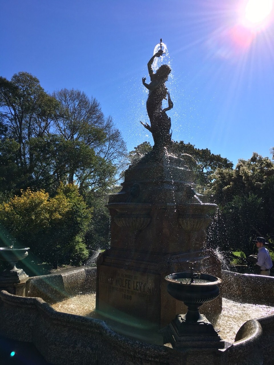 Australia - Sydney - Im Botanischen Garten wissen sie natürlich auch wie man einen Brunnen baut =)  