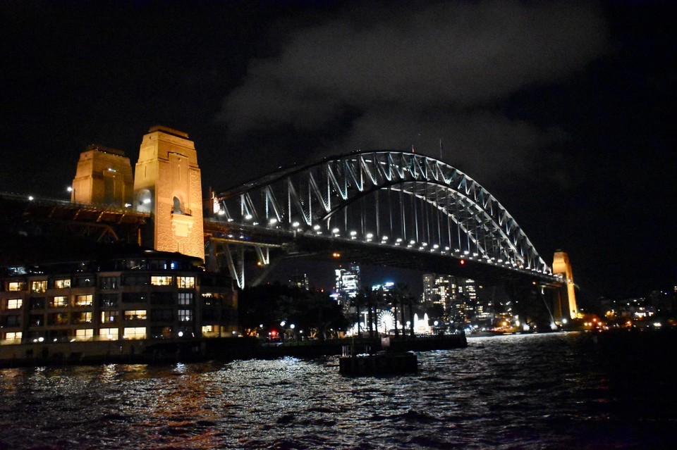 Australien - Elizabeth Bay - Die Harbour Bridge sieht schon toll aus bei diesem Licht.