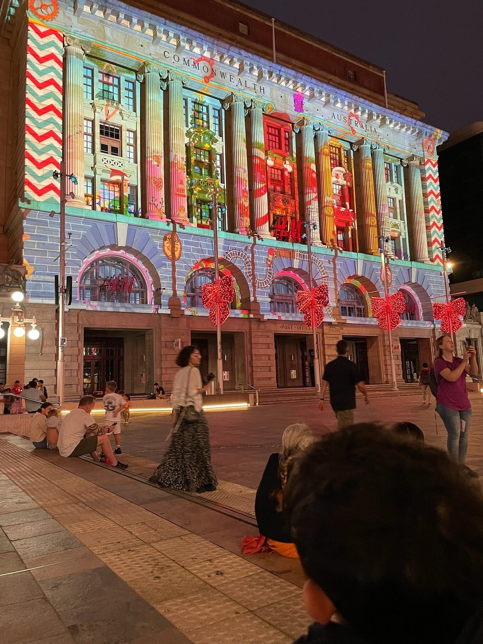 Australien - Perth - Besonders Elias gefallen die vielen bunten Lichter besonders gut. 