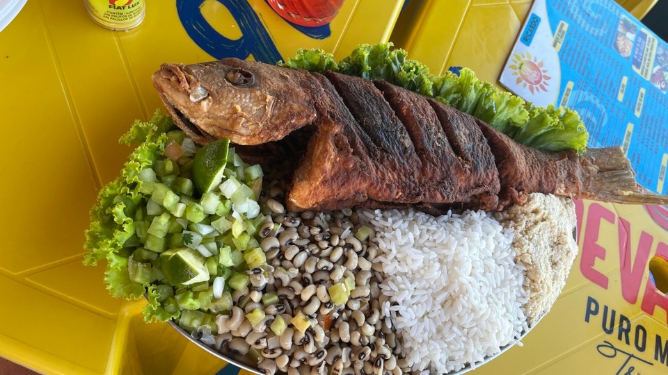 Brasilien - Salvador - Fisch Medio ein riesiger super leckerer Fisch gut Gewürz mit zartem Fischfleisch