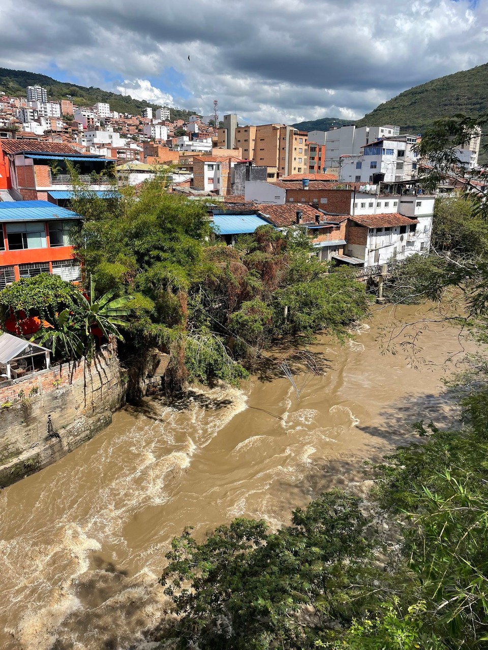 Kolumbien - San Gil - Auf gehts nach San Gil, um…

… ein bisschen durch das Städtchen zu schlendern 🚶🏽‍♀️ 