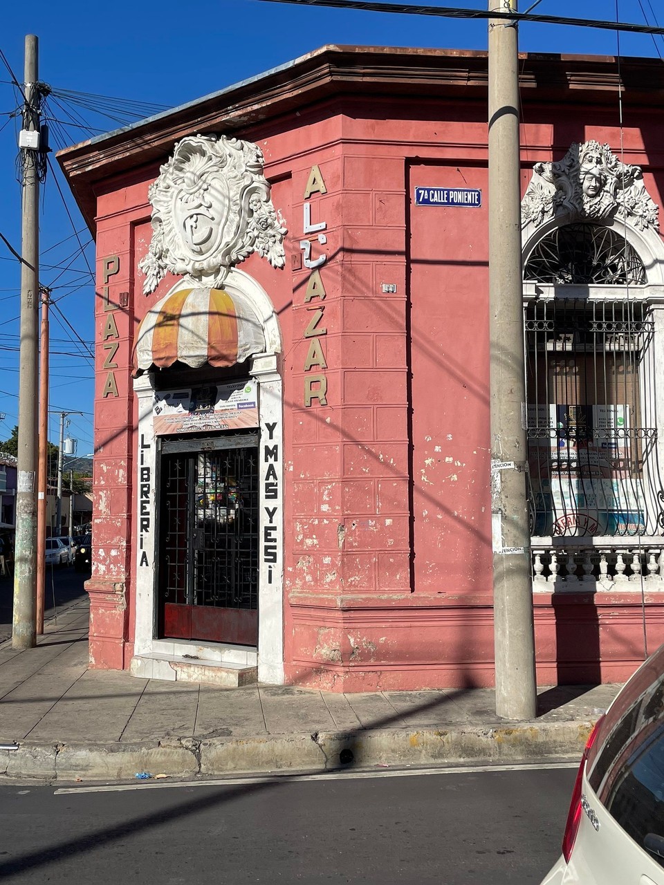 El Salvador - Santa Ana - Ein bisschen durch die Straßen flanieren 🚶🏽‍♀️ 