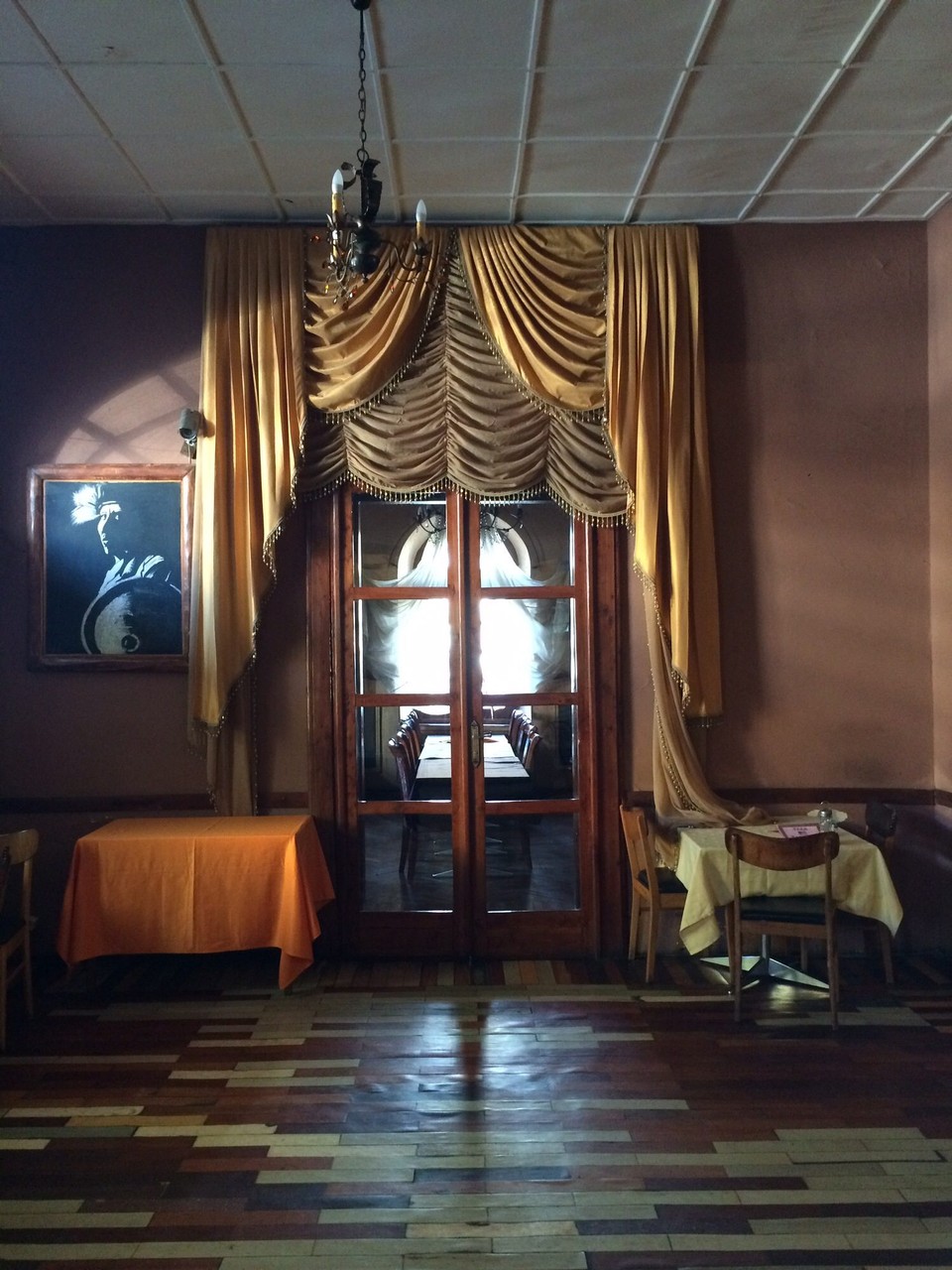 Äthiopien - Addis Abeba - Taitu Hotel, das erste Hotel Äthiopiens von 1898, benannt nach der Frau des Kaisers, der Addis gegründet hat. Heute ein unglaublich maroder Charme...