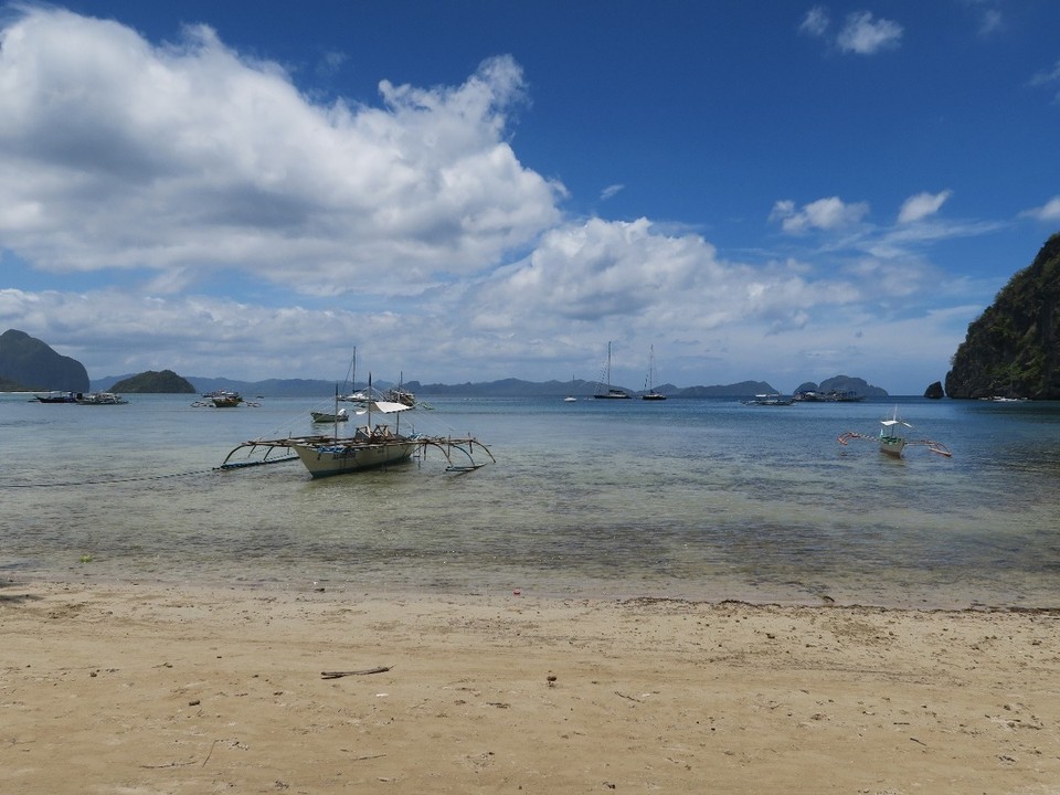 Philippines - El Nido - Vue sur la plage de Corong-Corong au sud d'El nido