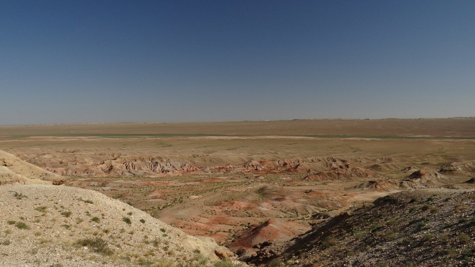 Mongolia - Dalanzadgad - View from the White Stupa (cliffs)