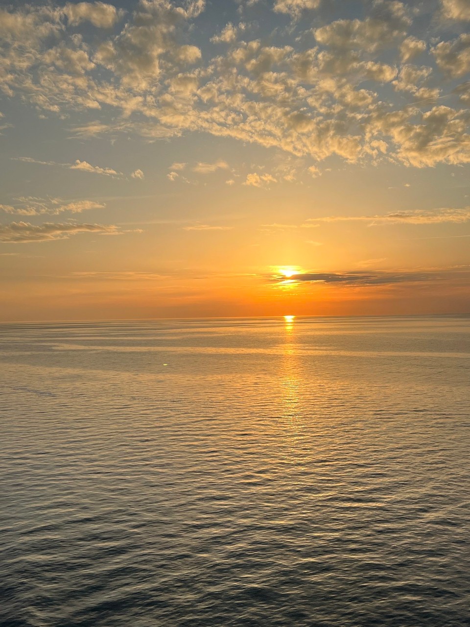 Deutschland - Kiel - Ein wunderschöner Sonnenuntergang auf der Nordsee