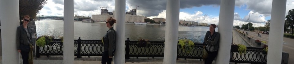 Russia - Moscow - Drie Femke's en de Moscow River.