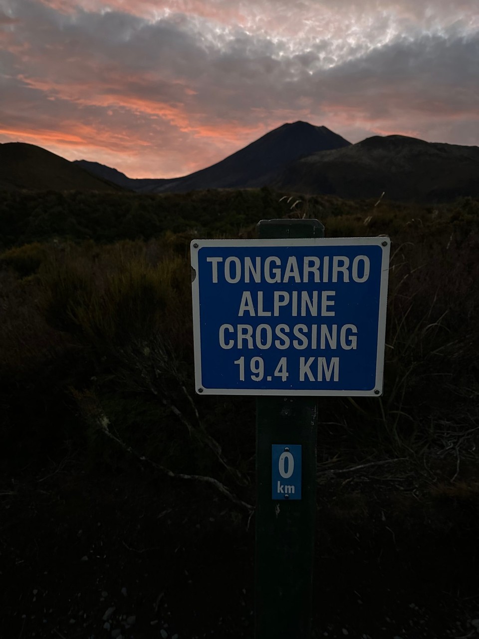 Neuseeland - Tongariro - Der 25Sitzer bringt uns in ca 1,5 Std. Nach Mangatepopo,  den Startpunkt der 19,4km Wanderung. 