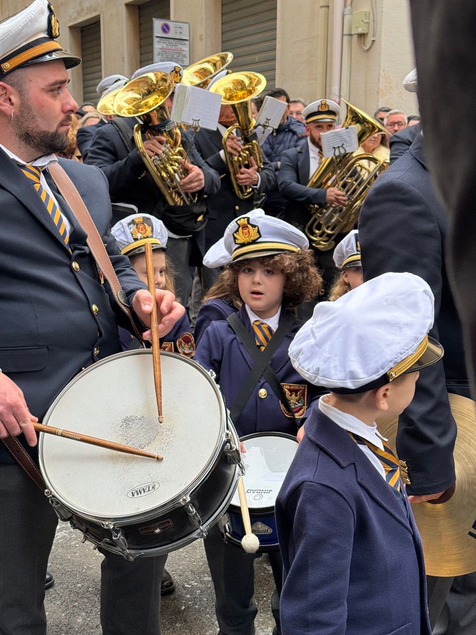 Italien - Marsala - Auch die Kleinen sind dabei