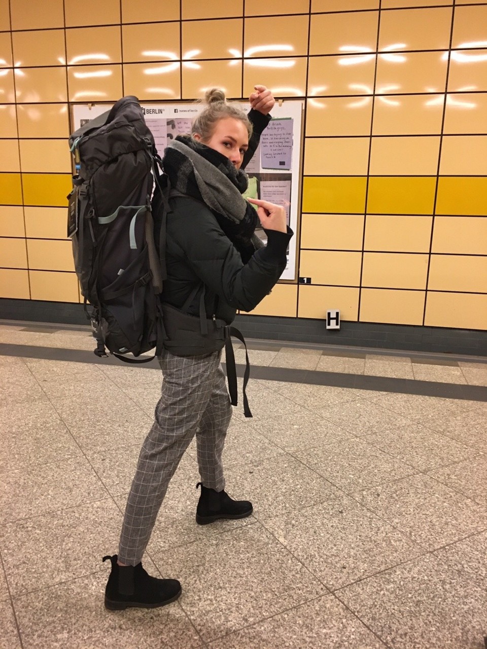 Deutschland - Berlin - Hi ich bin Judith aus Berlin und wenn ihr wollt, könnt ihr meine Reise durch Australien gerne mitverfolgen. 

Noch bin ich in Berlin und treffe die letzten Vorbereitungen. Der Backpack ist auch schon da. Also kann’s ja bald losgehen ! 🇦🇺🏜🛫 

PS: Ich werde wie in einem richtigen Tagebuch auch meine Gefühle und Emotionen mit euch teilen. 

Viel Spaß beim Lesen 💕