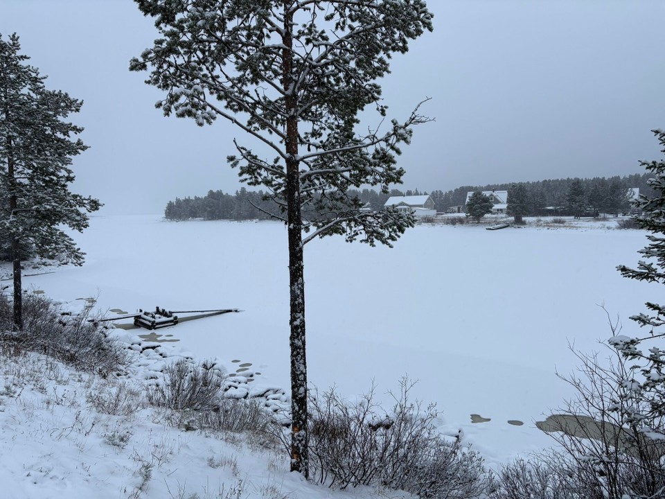 Schweden - Kiruna - Der Fluss zugefroren 