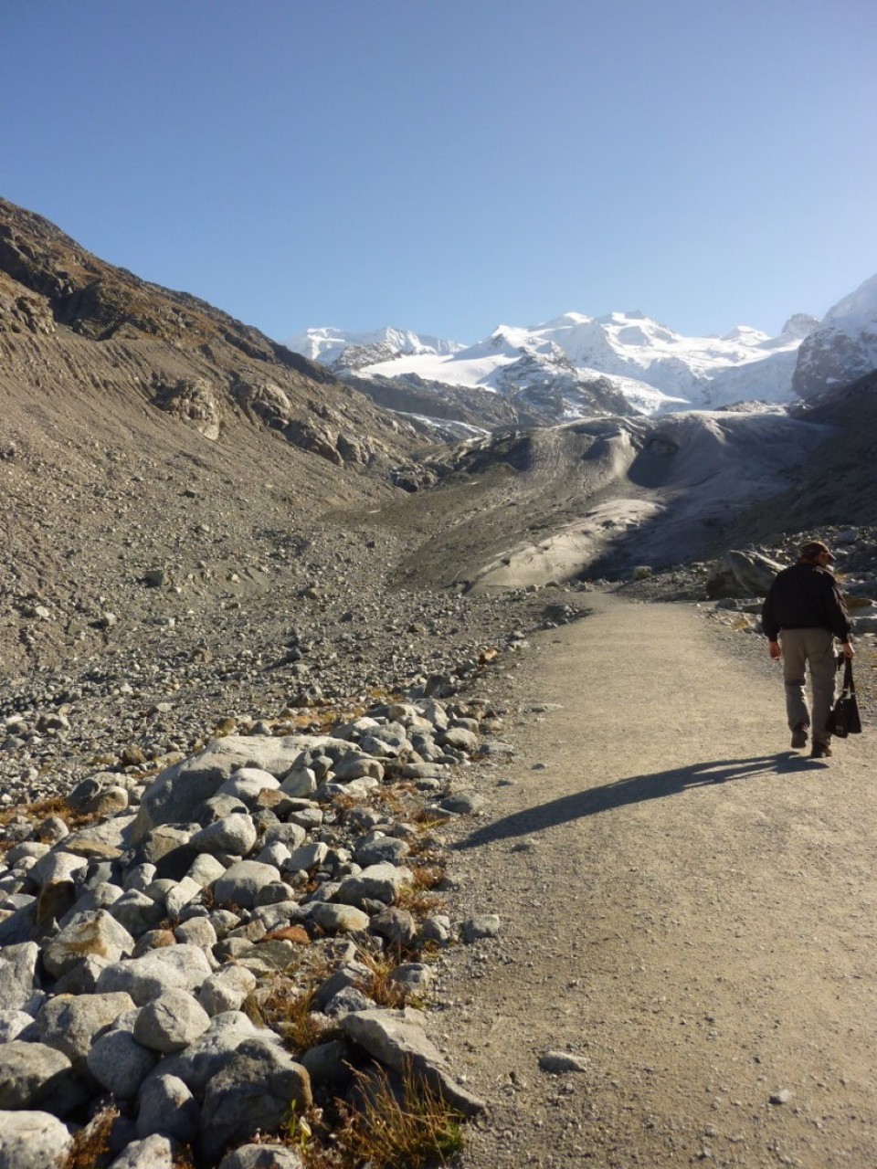 Schweiz - Pontresina/Engadin - 2 km durch das Gletscherbett 