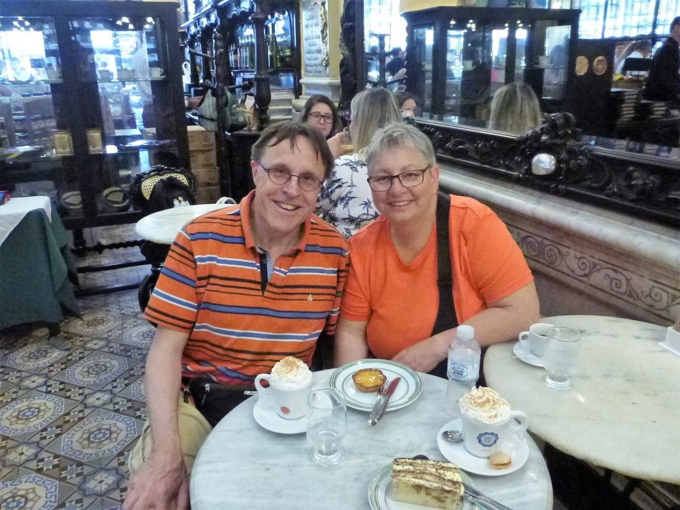 Brasilien - Rio de Janeiro - Kaffeepause im berühmten Colombo Café in Rio de Janeiro 