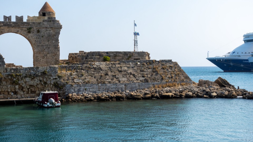 Griechenland - Symi - Vorbei am Kollossos von Rhodos. 