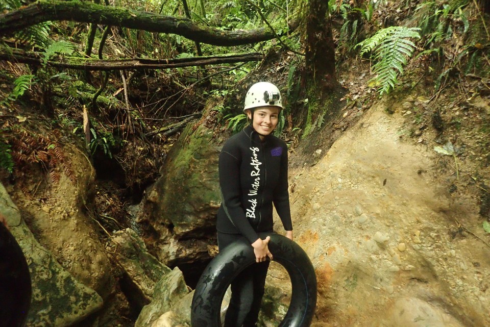 Neuseeland - Waitomo-Distrikt - Kurz bevor es 80 Meter unter die Erde ging...