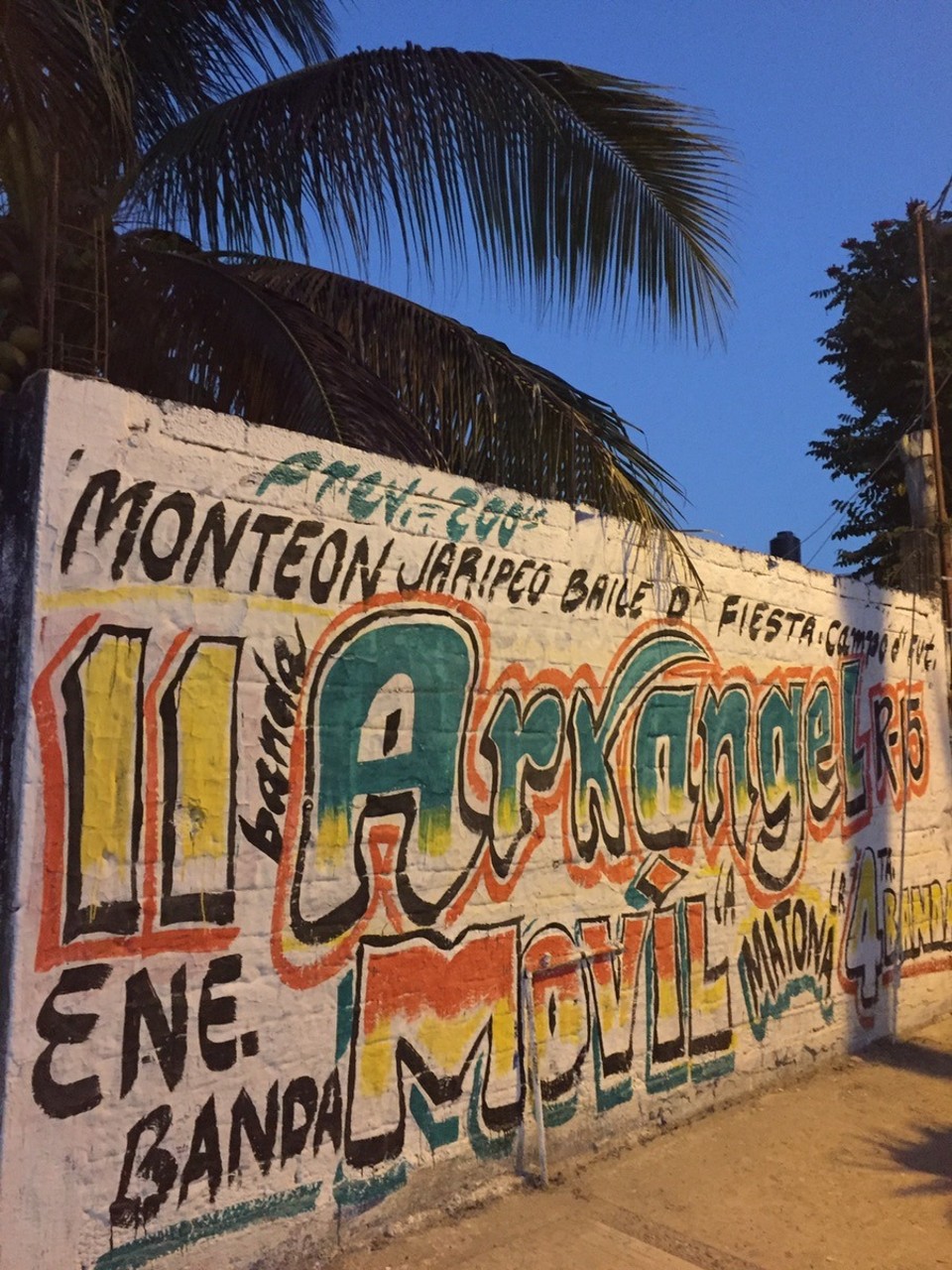 Mexiko - San Pancho - Wandgemälde statt Plakate für die Partywerbung!