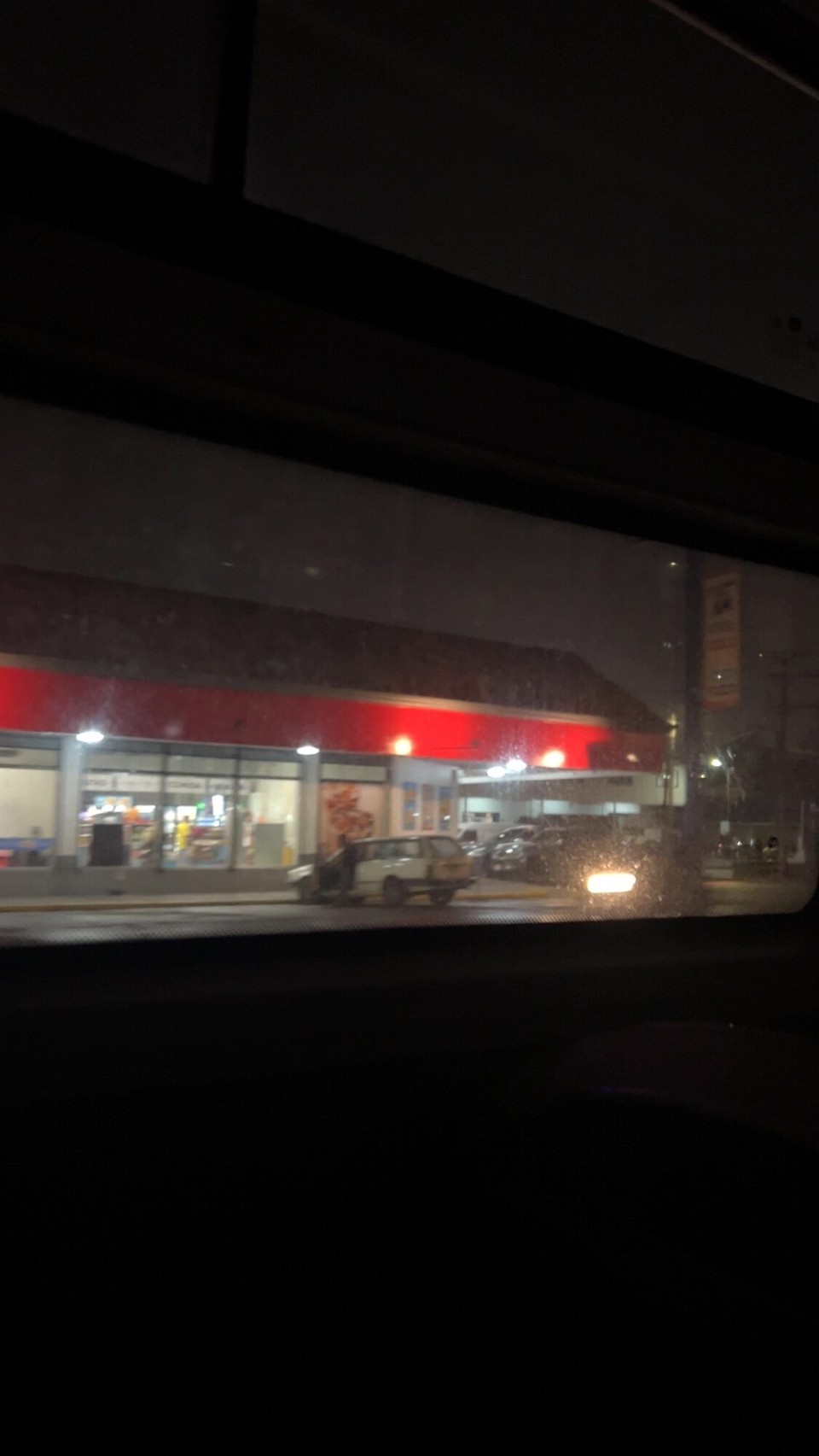 Costa Rica - San José - Und ich halt mich natürlich immer schön dra und bin im dunkle nur dihei… nei aber so nach 4mönet isch es langsam au keis Problem meh z‘nacht elei unterwegs z‘sii, ich weiss mitlerwiile wo ich dure chan und wo nit