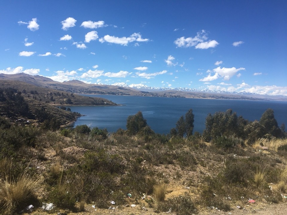 Bolivien -  - Titicaca See auf 3800m. Auf dem Weg nach Copacabana