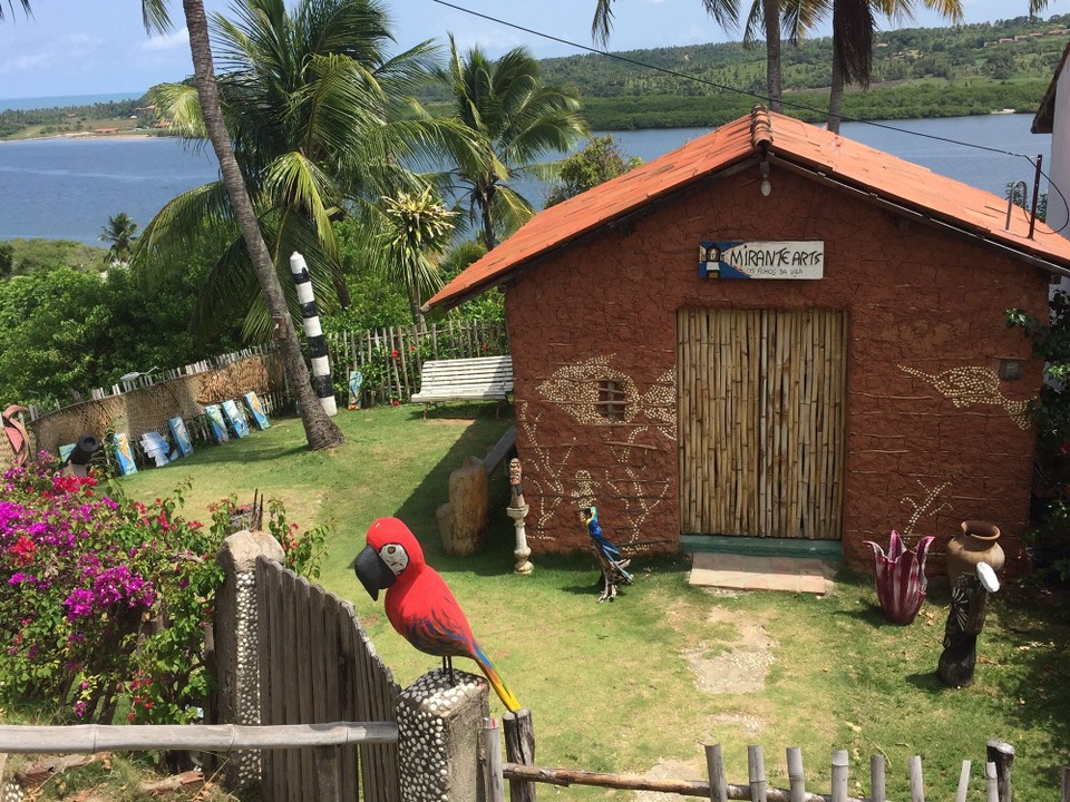 Brasilien - Ilha de Itamaracá - Künstler im Lehmhaus