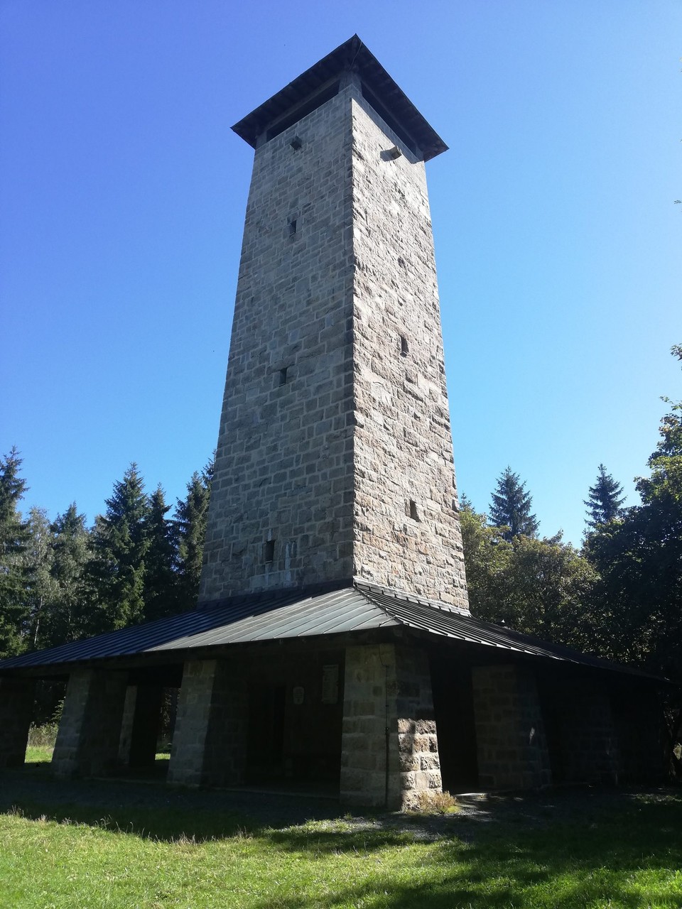 Deutschland - Höchstädt im Fichtelgebirge - Der Turm auf dem großen Kornberg