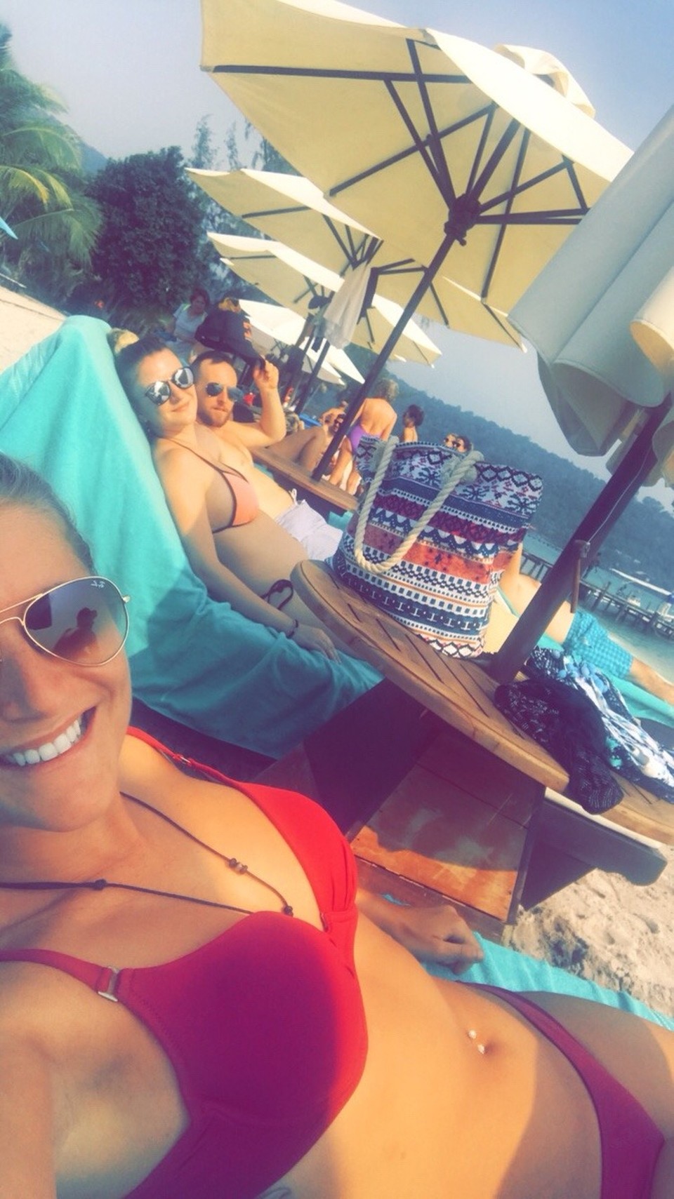 Kambodscha -  - -> Day 2 

Am nächstn Tag gönnten wir uns ein paar Stunden relaxen am Strand 😎☀️🌴
