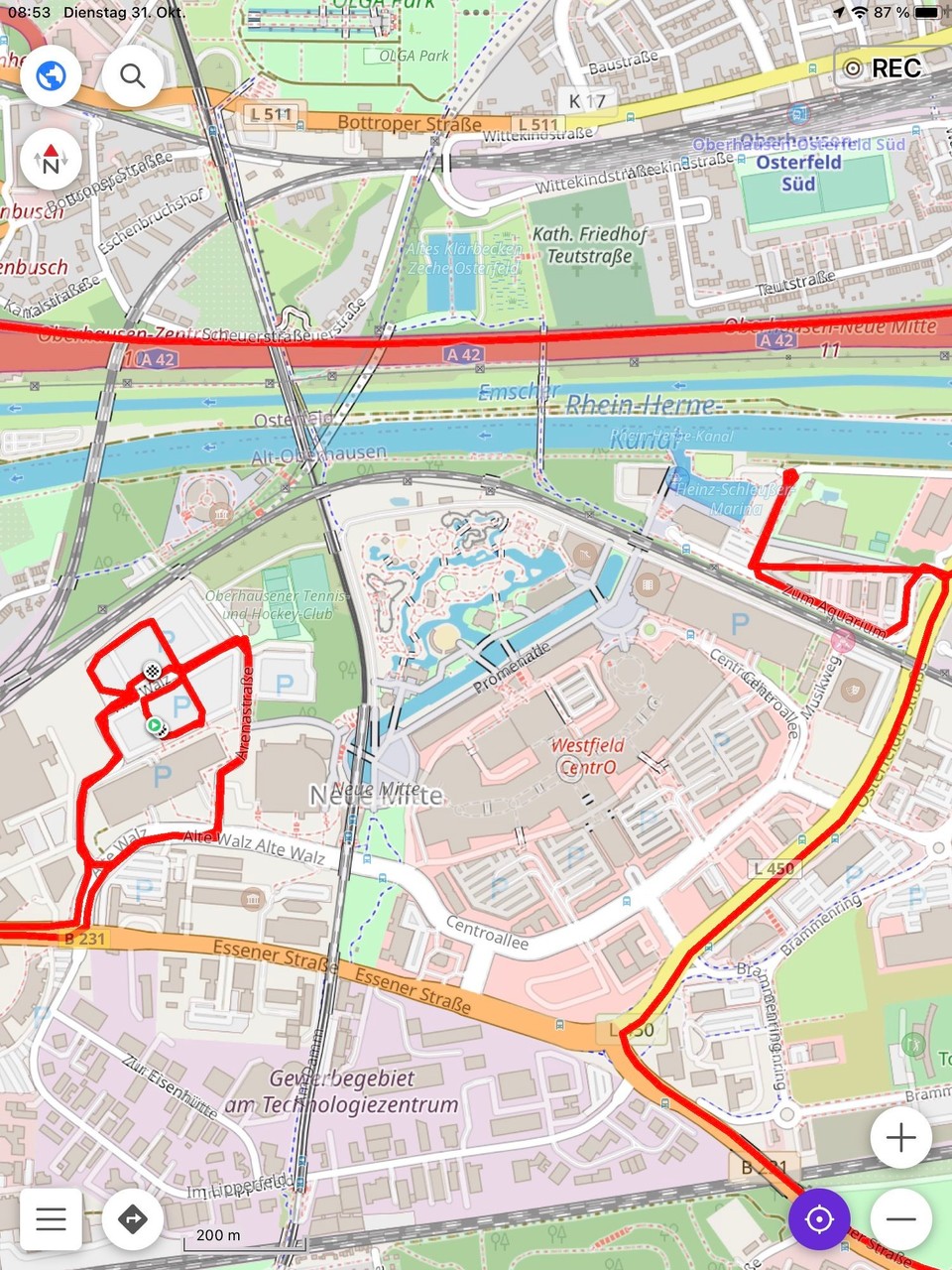 Deutschland - Oberhausen - Damit blieb nur der Parkplatz direkt am CentrO - allerdings ohne Services, also auch ohne Landstrom. Somit haben wir das erste Mal -  wenn auch unfreiwillig - autark gestanden und alles hat funktioniert (mit Ausnahme von Ilona‘s Fön).