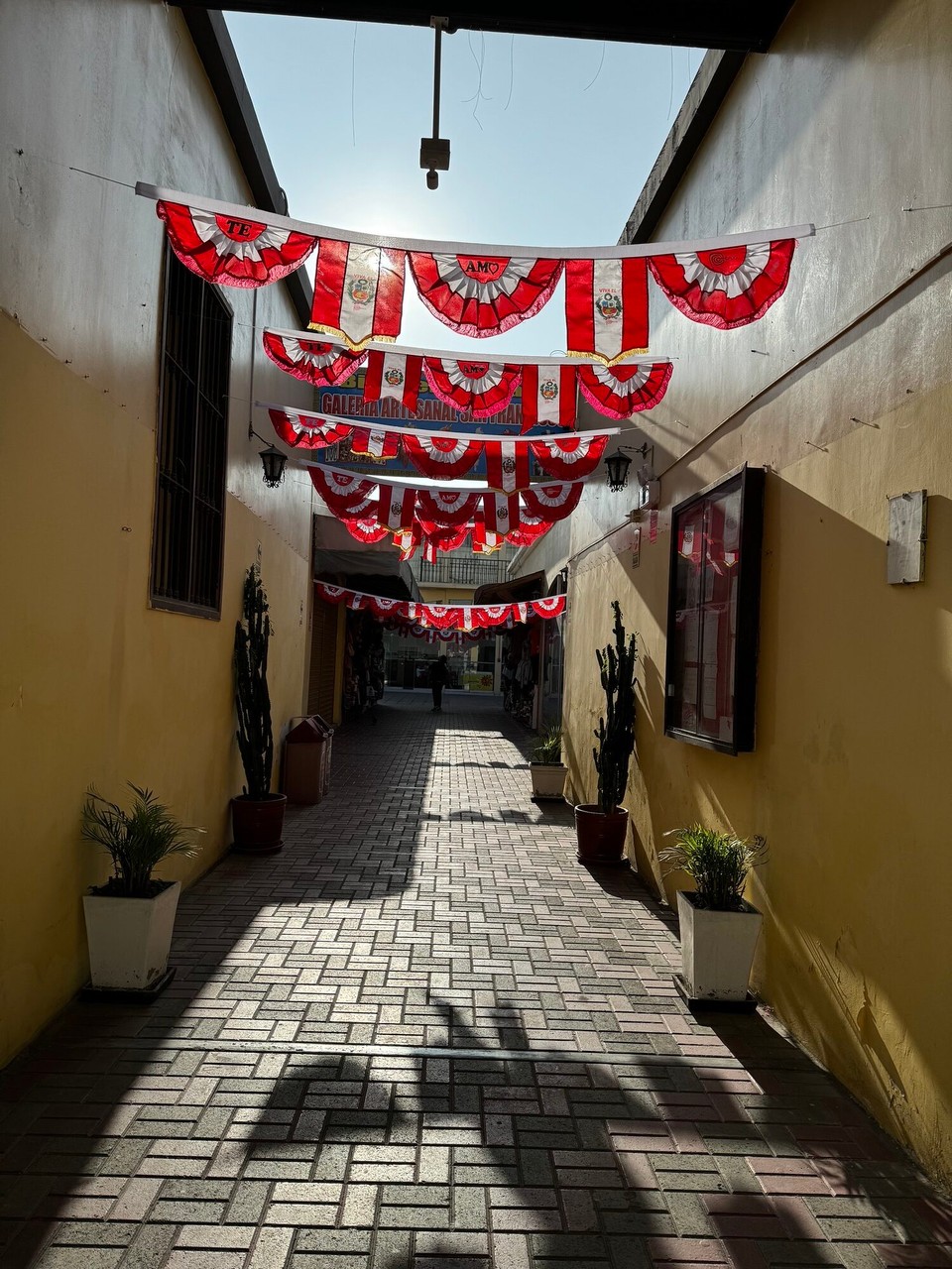 Peru - Lima - Alles ist geschmückt für den Nationalfeiertag