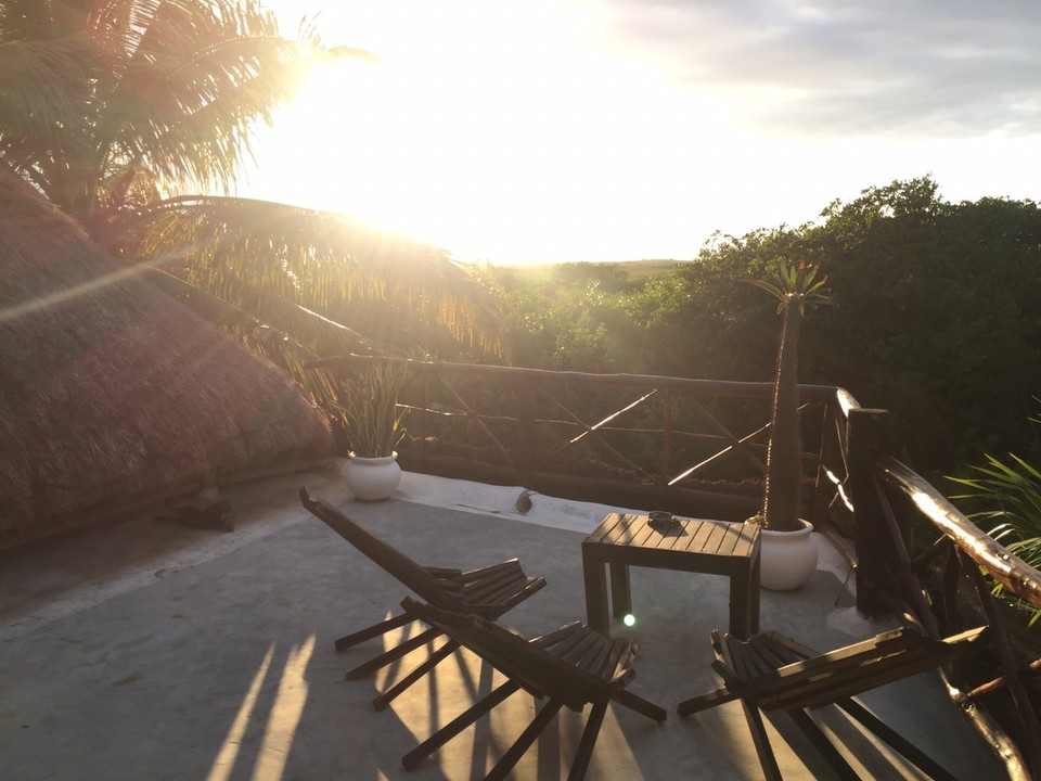 Mexiko - Tulum - Unsere Terrasse mit Dschungelblick im Sonnenuntergang